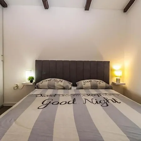 Krajcar Tatil Evi Loborika